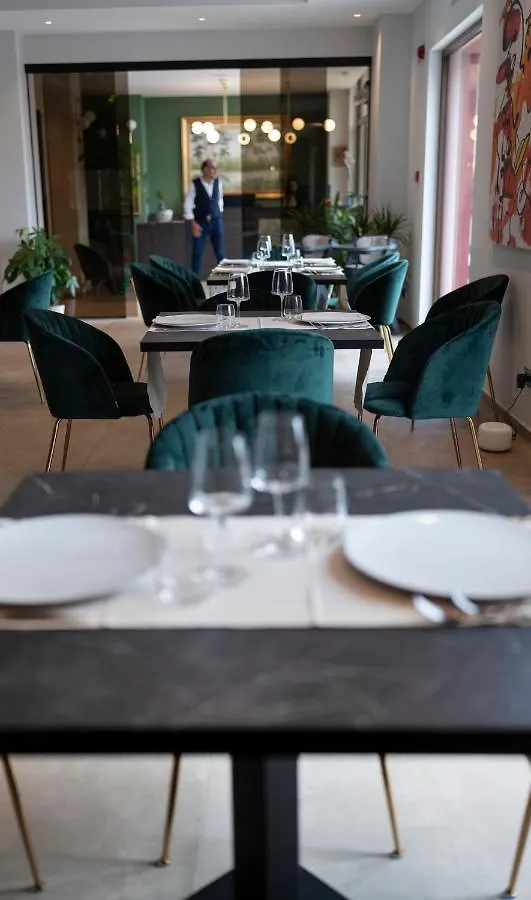 Donna VI Hotel Geraci Siculo 4*,  意大利